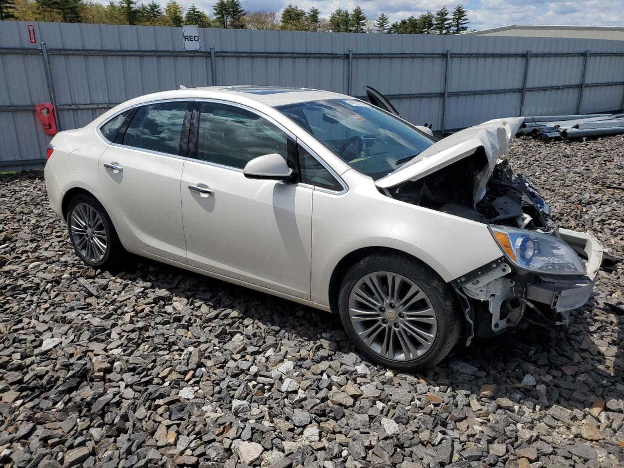 2013 Buick Verano vin: 1G4PS5SK6D4135739