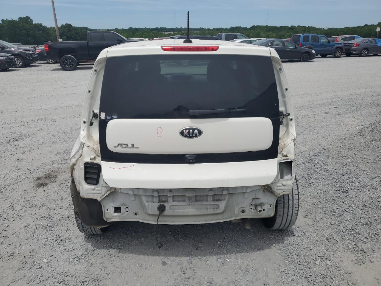 KNDJN2A24G7377529 2016 Kia Soul
