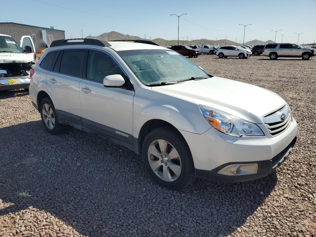 4S4BRBCC6B3331744 2011 Subaru Outback 2.5I Premium