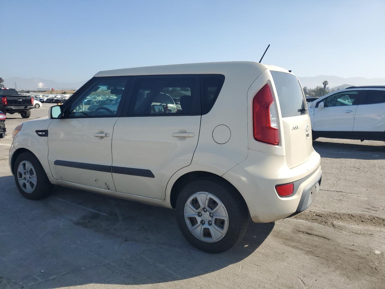 2013 Kia Soul vin: KNDJT2A54D7485354