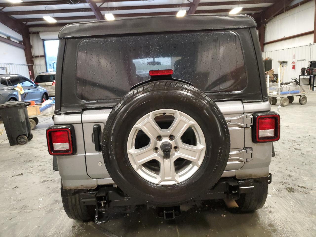 1C4HJXDG7JW136494 2018 Jeep Wrangler Unlimited Sport