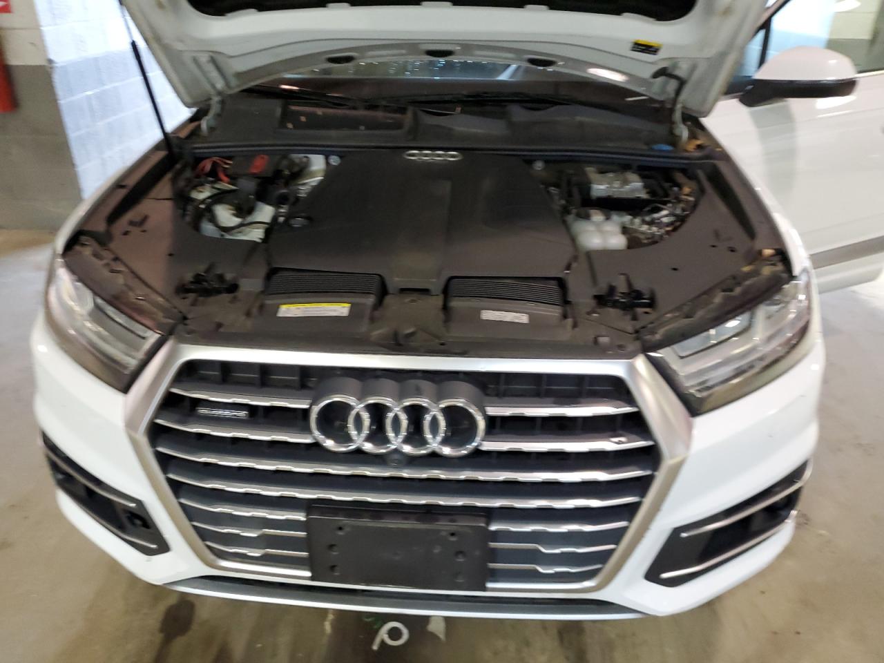 WA1LHAF78JD027970 2018 Audi Q7 Premium Plus