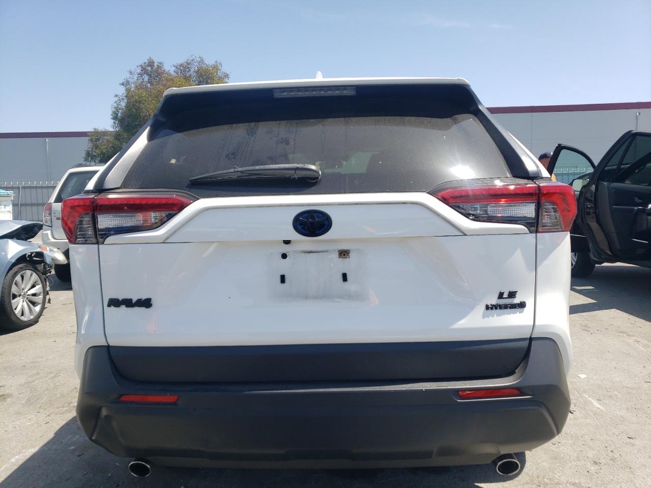 JTMMWRFV5LD044581 2020 Toyota Rav4 Le