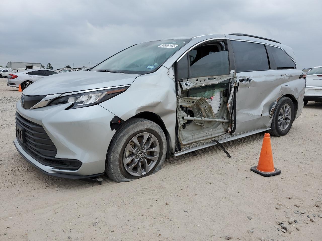 5TDKRKEC6MS020074 2021 Toyota Sienna Le