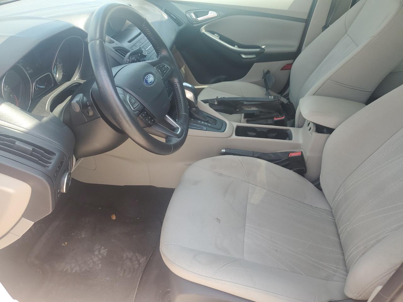 1FADP3F29FL323869 2015 Ford Focus Se