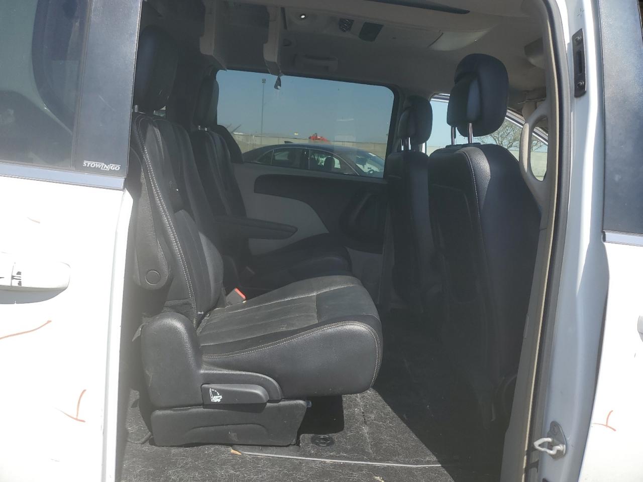 2C4RC1BG9ER326827 2014 Chrysler Town & Country Touring