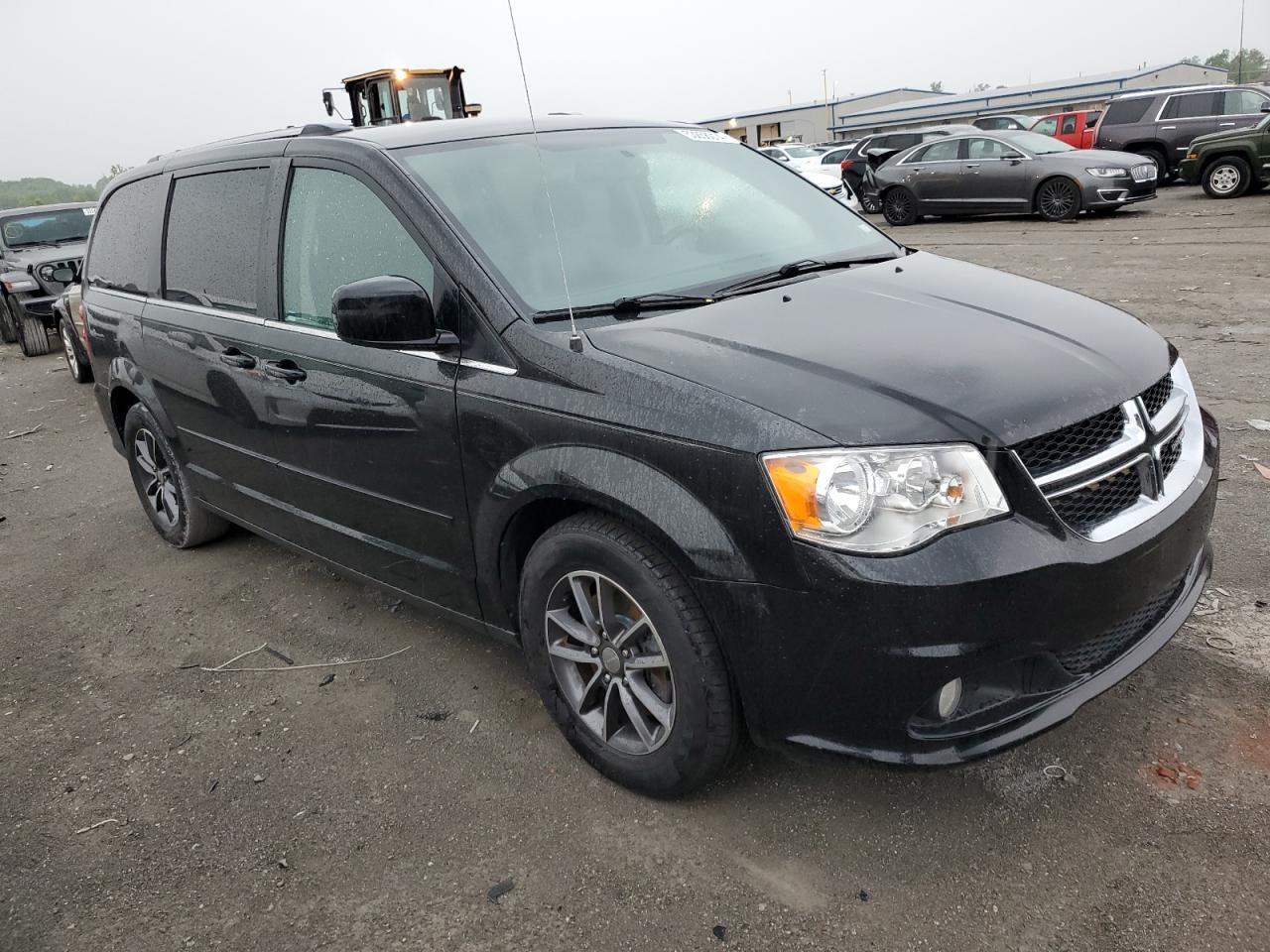 2C4RDGCG2HR641438 2017 Dodge Grand Caravan Sxt