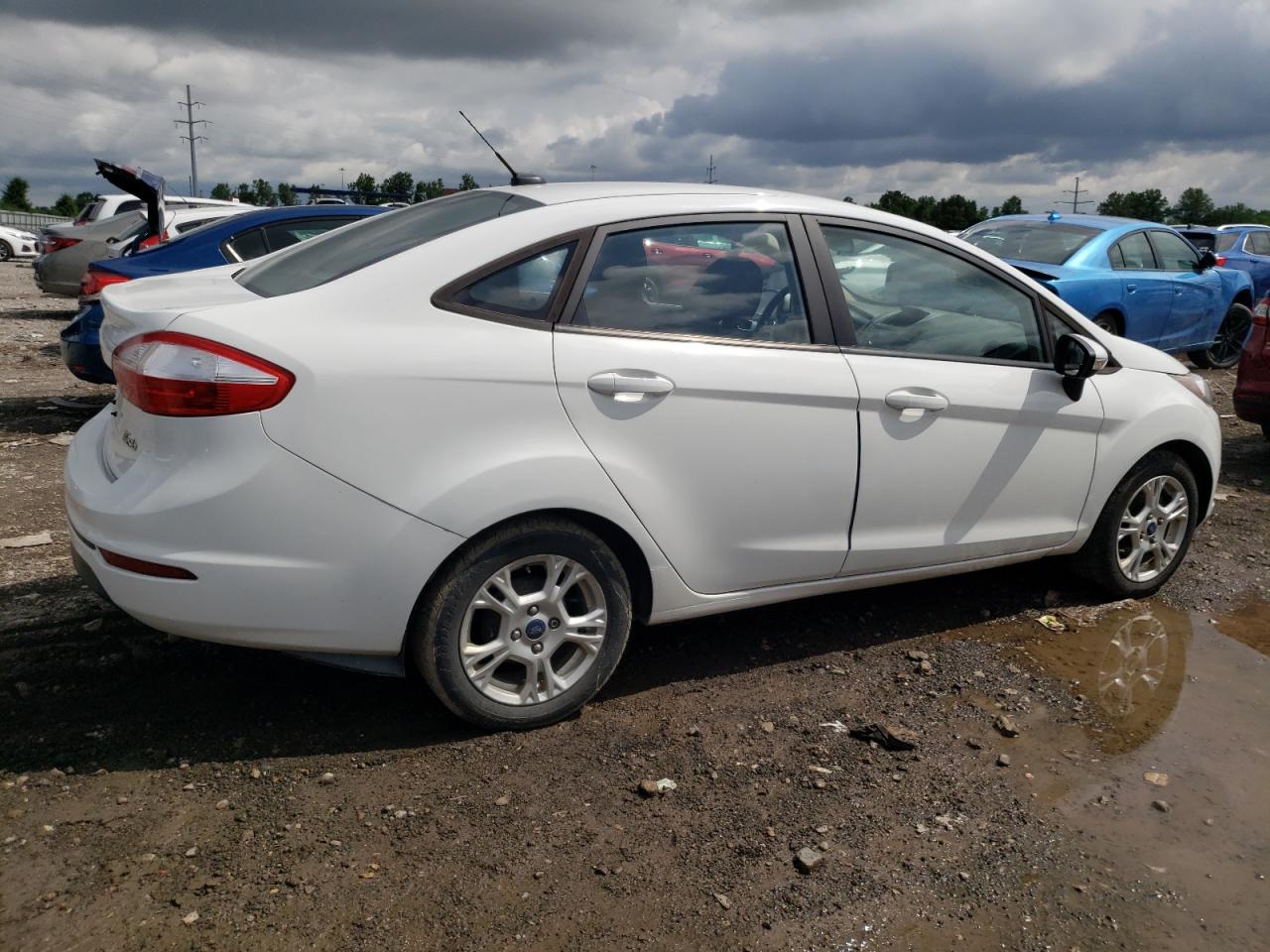 3FADP4BJ1FM150611 2015 Ford Fiesta Se