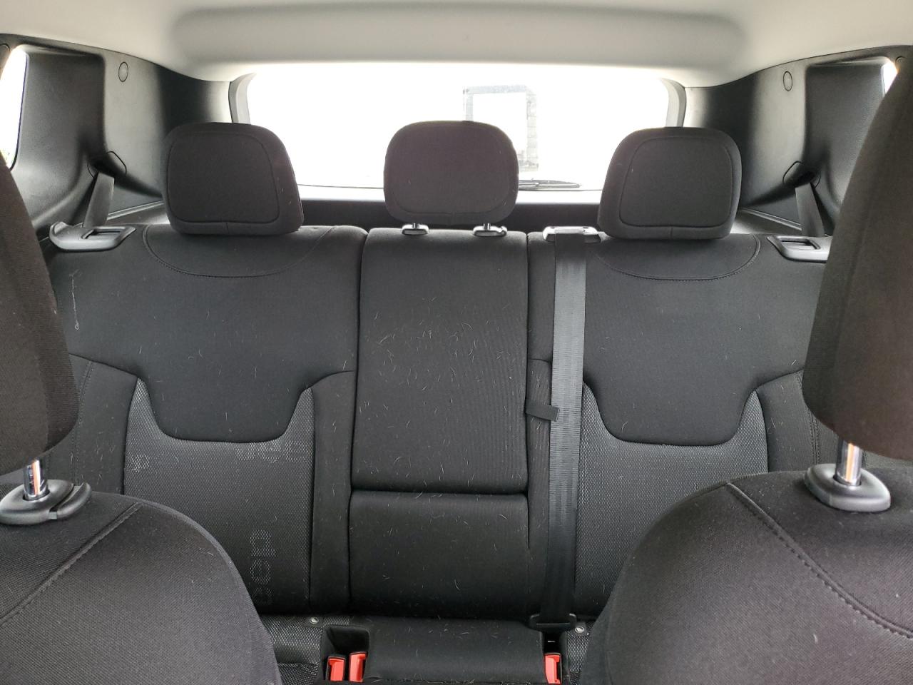 ZACCJABB8HPG33348 2017 Jeep Renegade Latitude