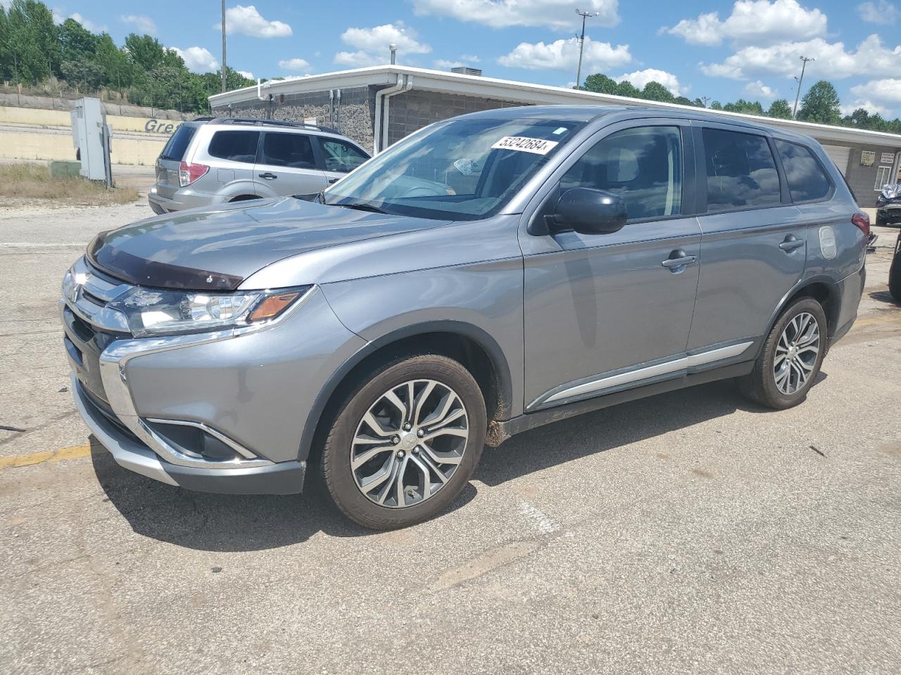 JA4AD2A37JZ013882 2018 Mitsubishi Outlander Es