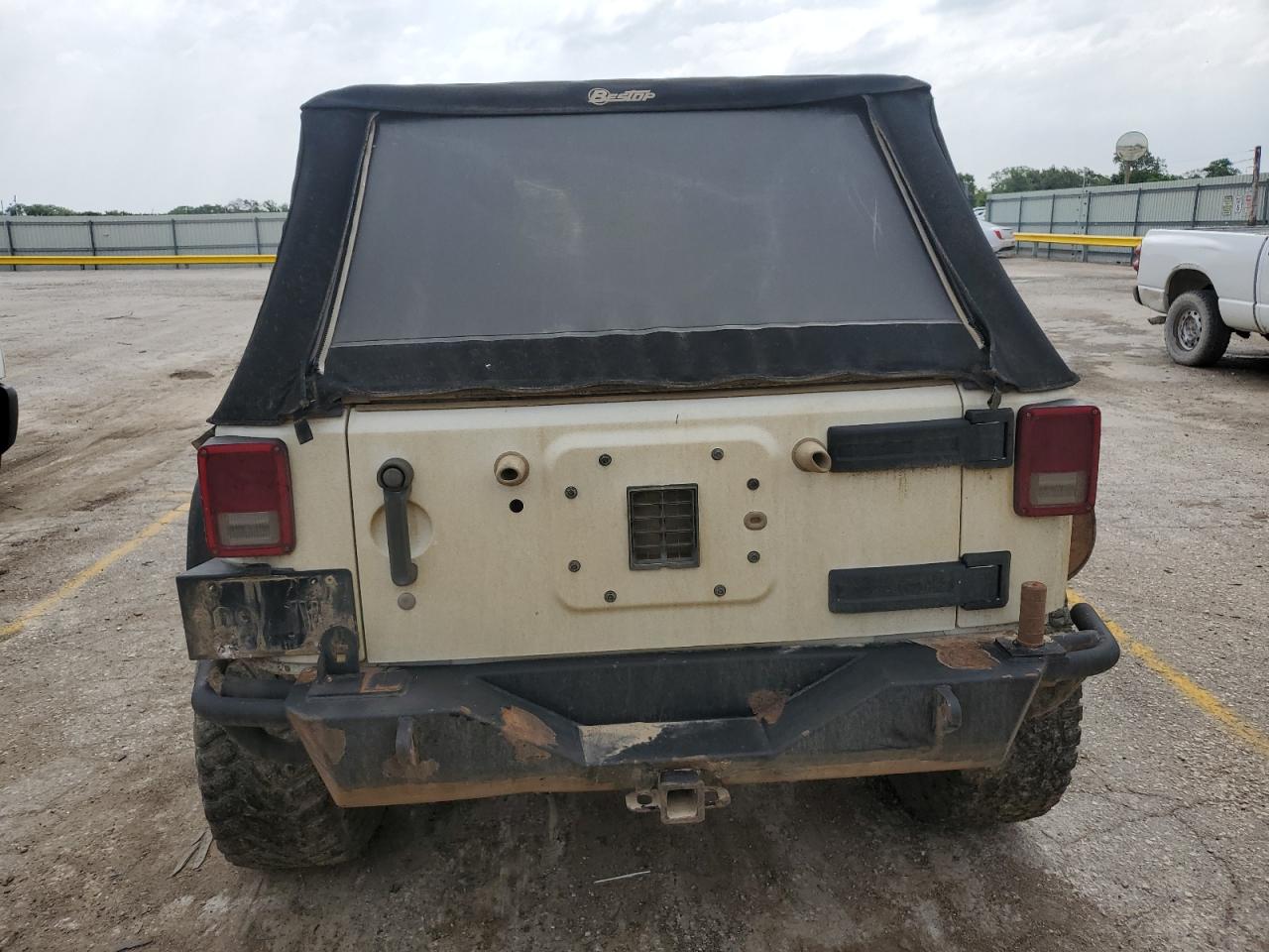 1J4GA39118L509026 2008 Jeep Wrangler Unlimited X