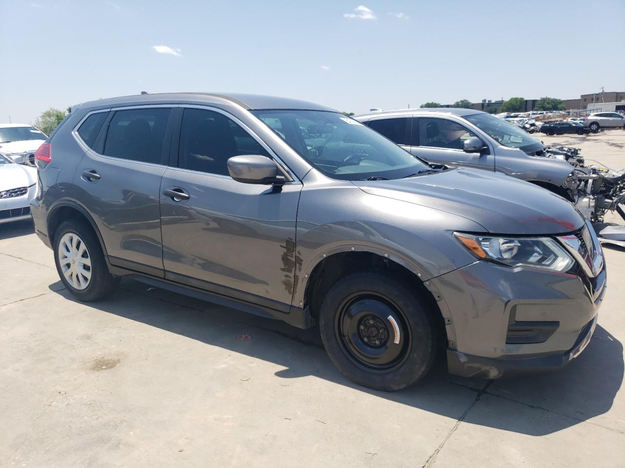 2017 Nissan Rogue S vin: 5N1AT2MT5HC832404