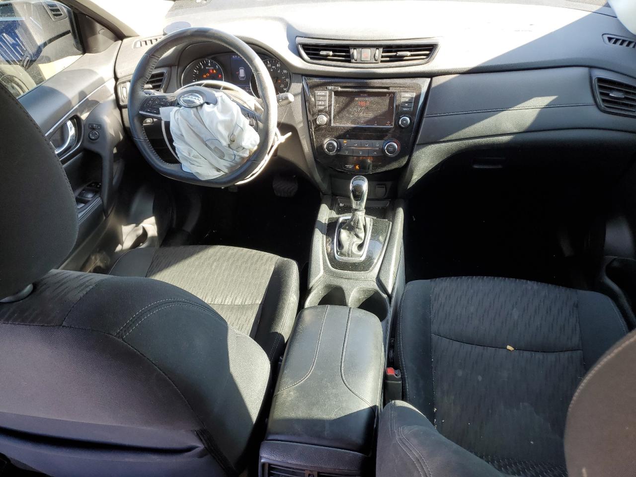 5N1AT2MT4JC830679 2018 Nissan Rogue S