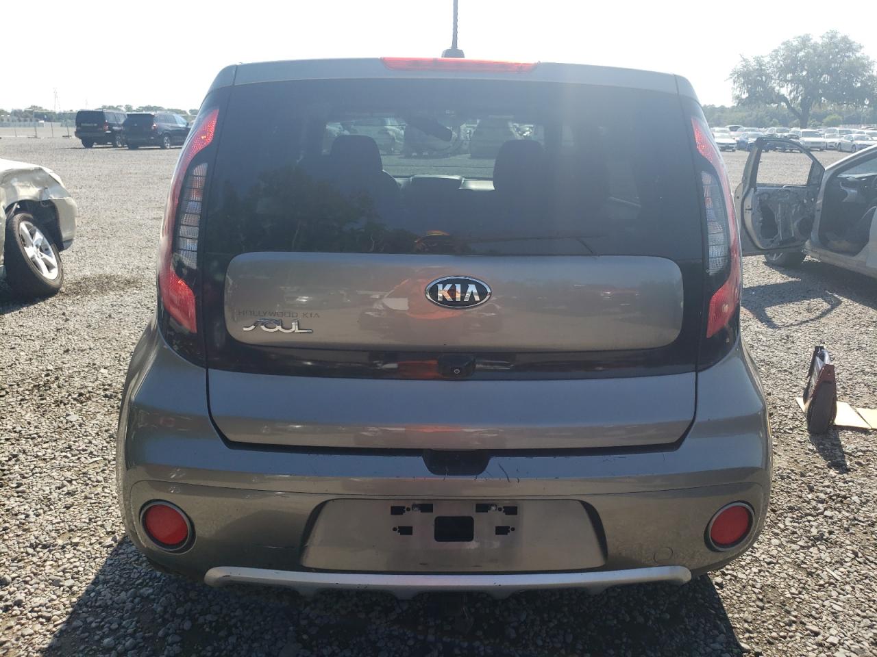 KNDJP3A54H7451155 2017 Kia Soul +