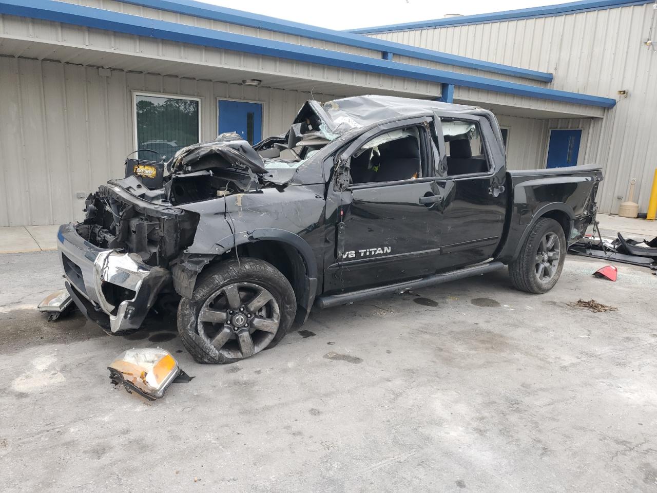 1N6BA0ED2FN509131 2015 Nissan Titan S