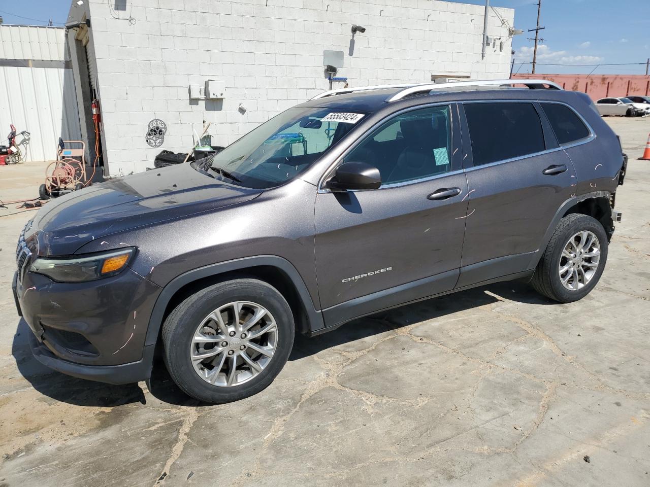 1C4PJLLB8KD242119 2019 Jeep Cherokee Latitude Plus