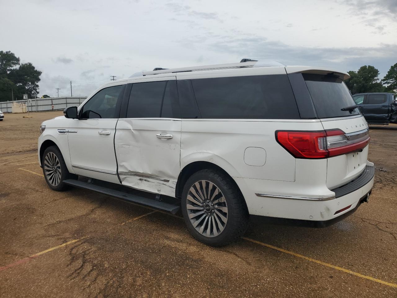 5LMJJ3LT6LEL09559 2020 Lincoln Navigator L Reserve