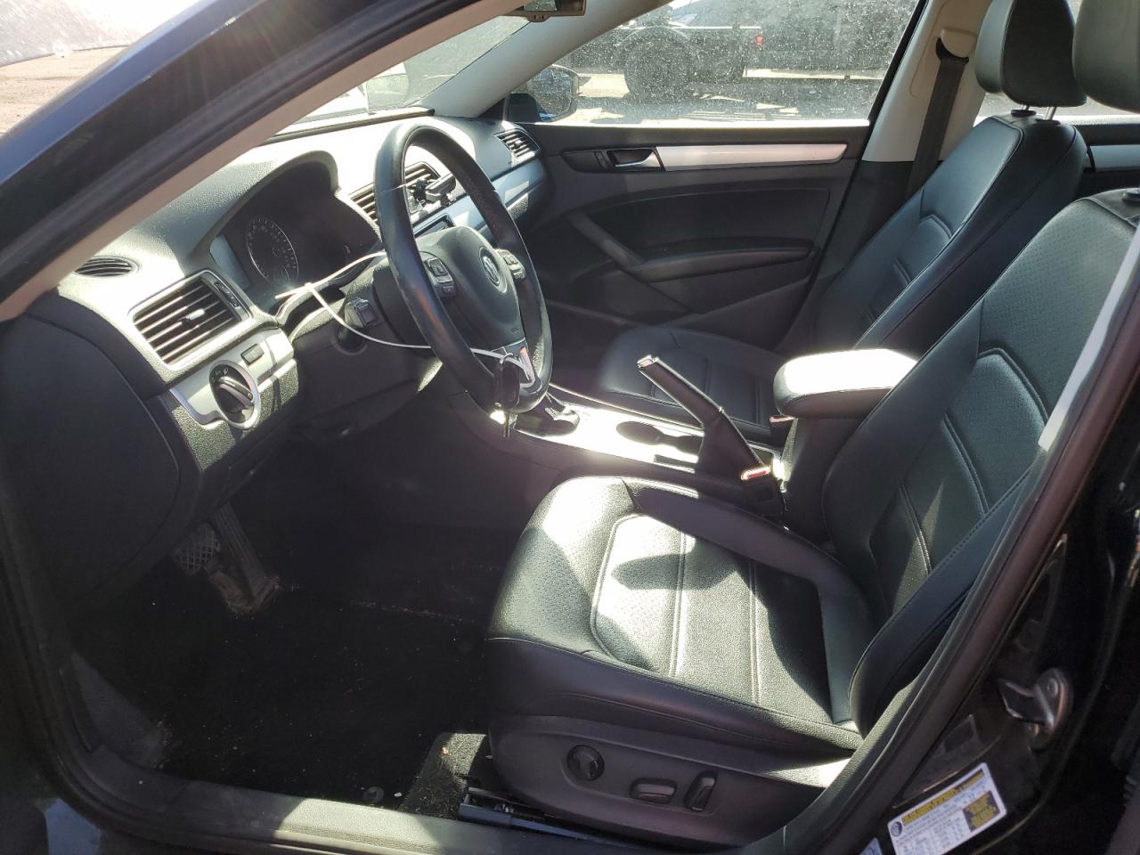 1VWBH7A34DC078639 2013 Volkswagen Passat Se