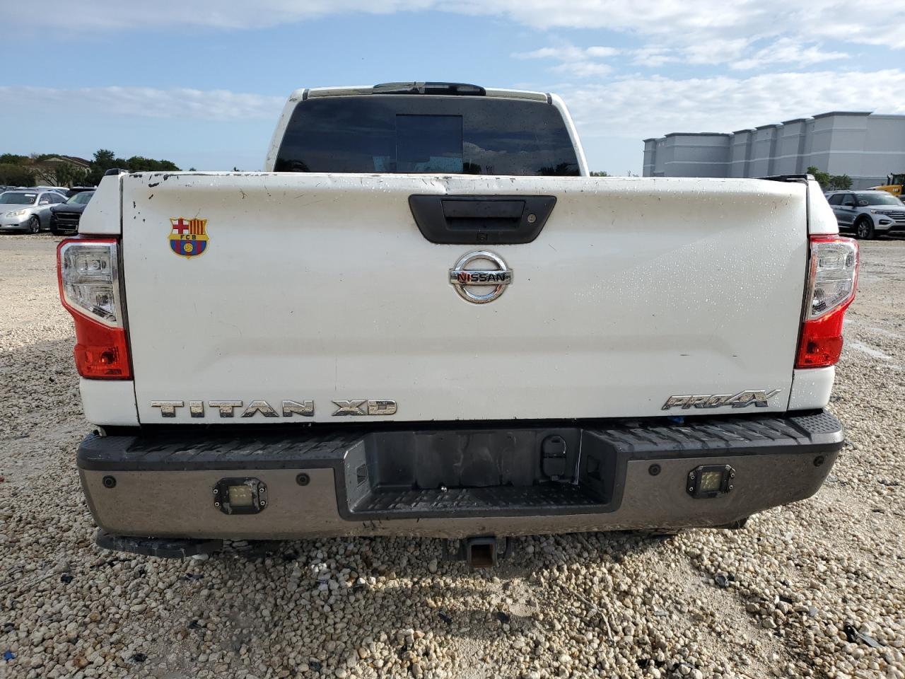 1N6BA1F40HN513721 2017 Nissan Titan Xd Sl