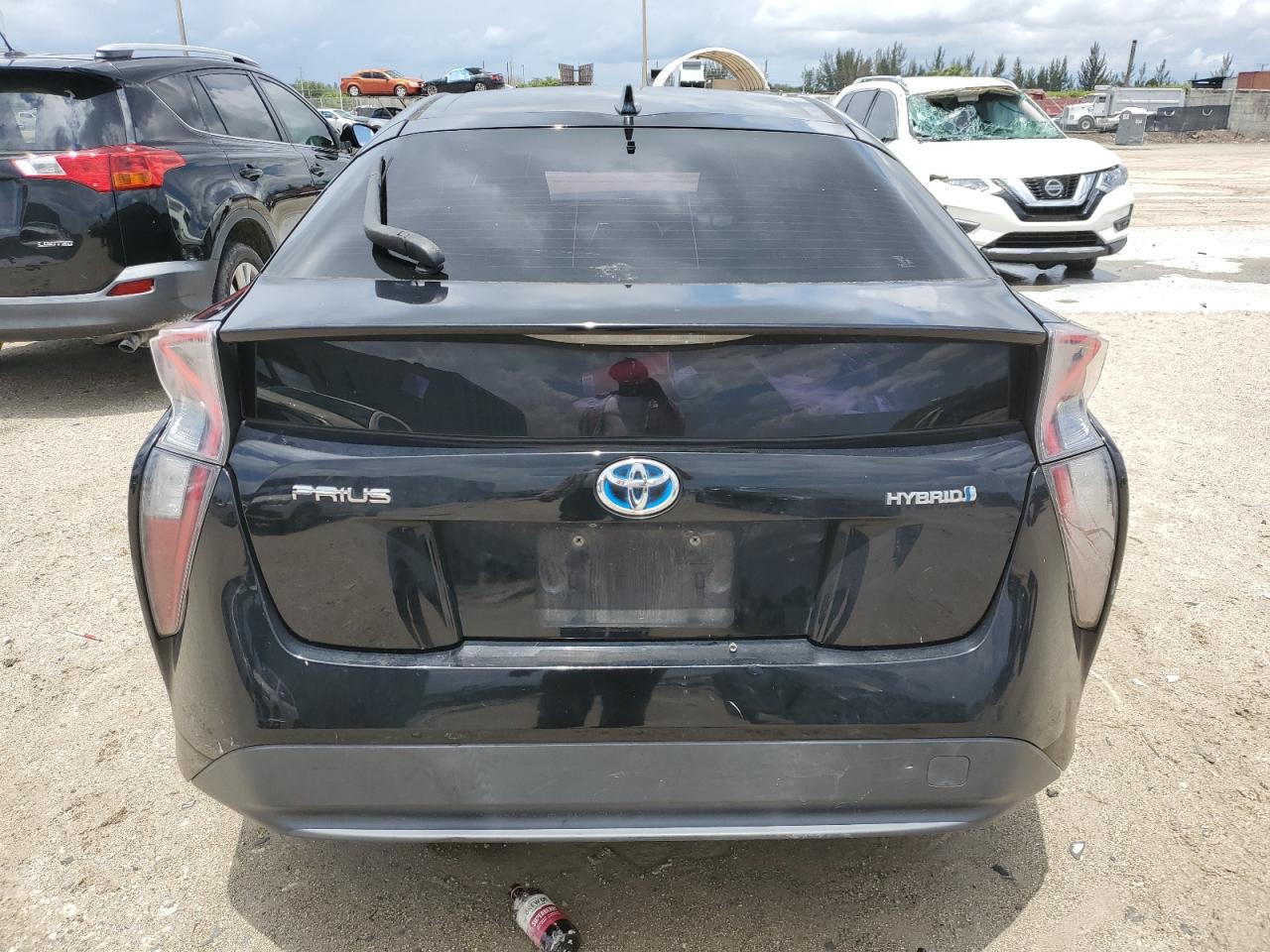 JTDKARFUXG3027056 2016 Toyota Prius