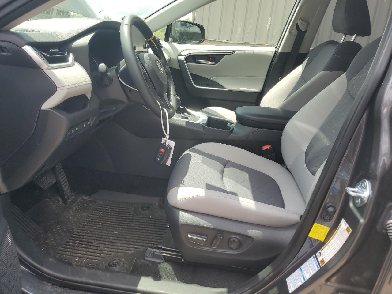 JTMRWRFV5ND565650 2022 Toyota Rav4 Xle