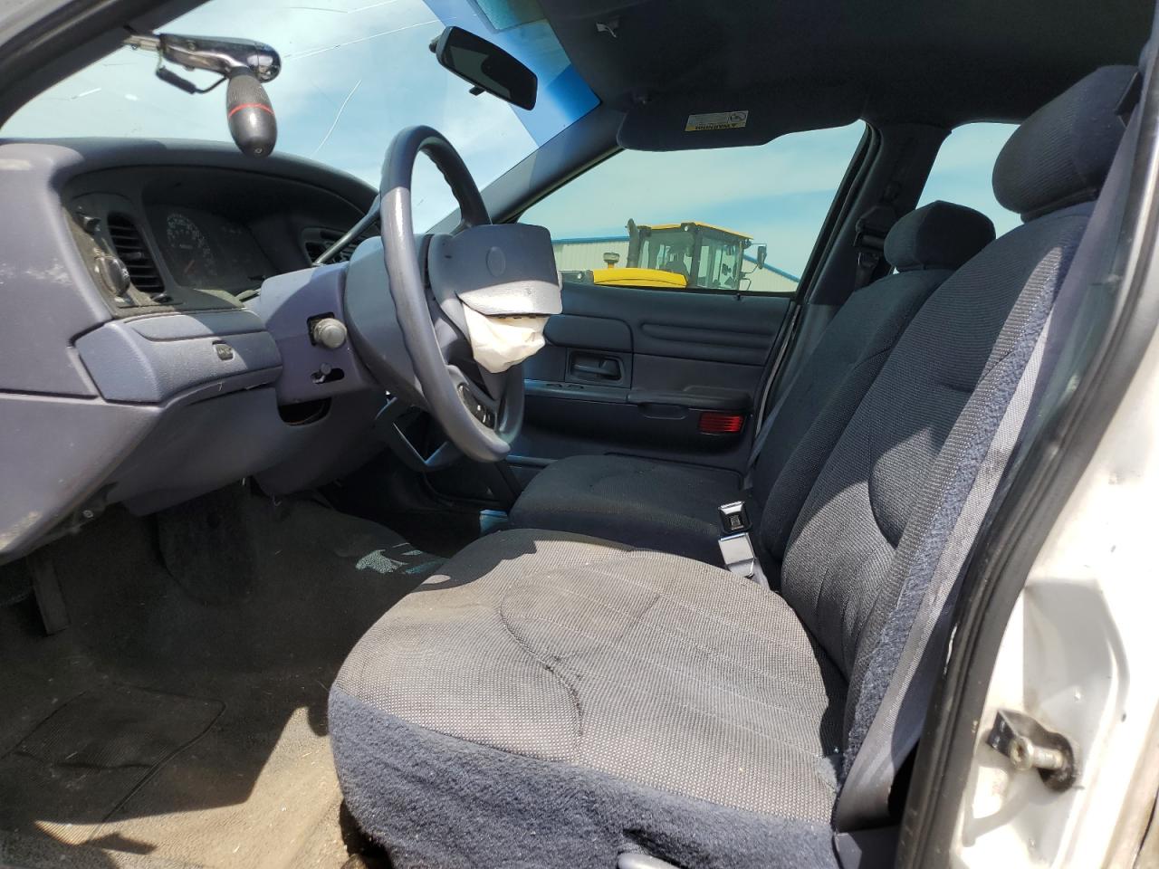 2FAFP71W7YX214598 2000 Ford Crown Victoria Police Interceptor