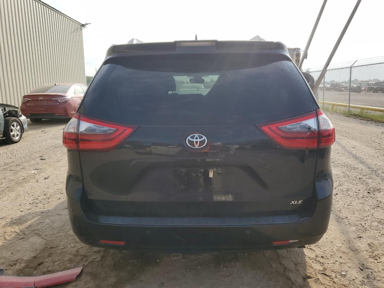 5TDYZ3DC0LS049828 2020 Toyota Sienna Xle