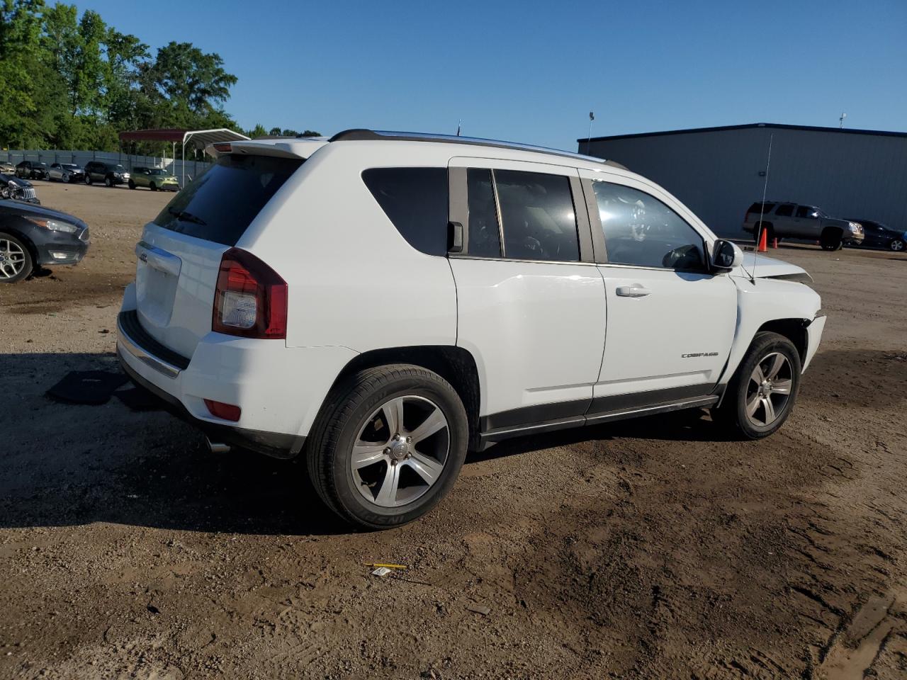 2017 Jeep Compass Latitude vin: 1C4NJDEB4HD126287