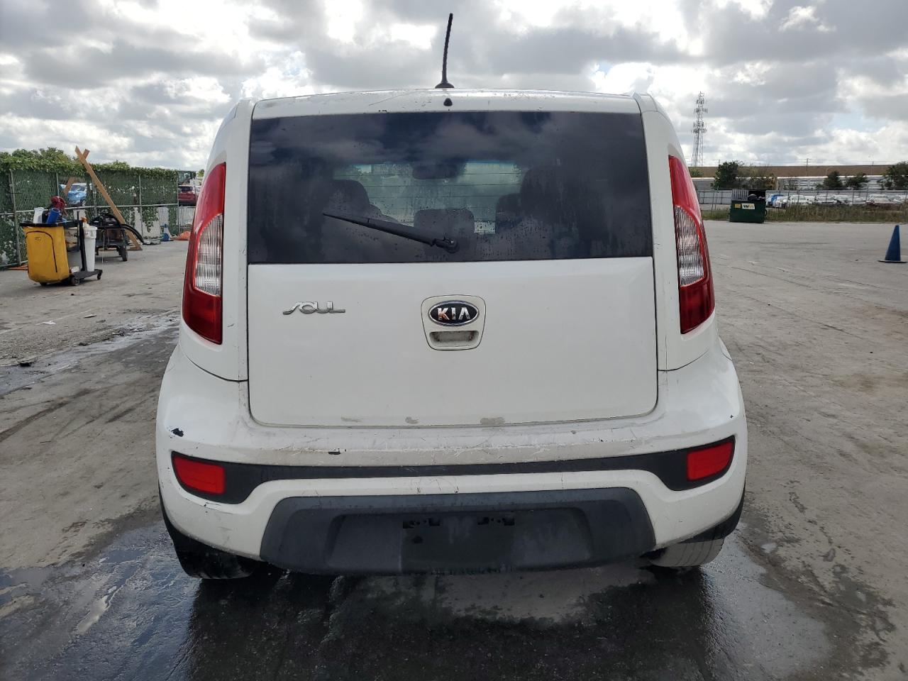 KNDJT2A69C7458903 2012 Kia Soul +