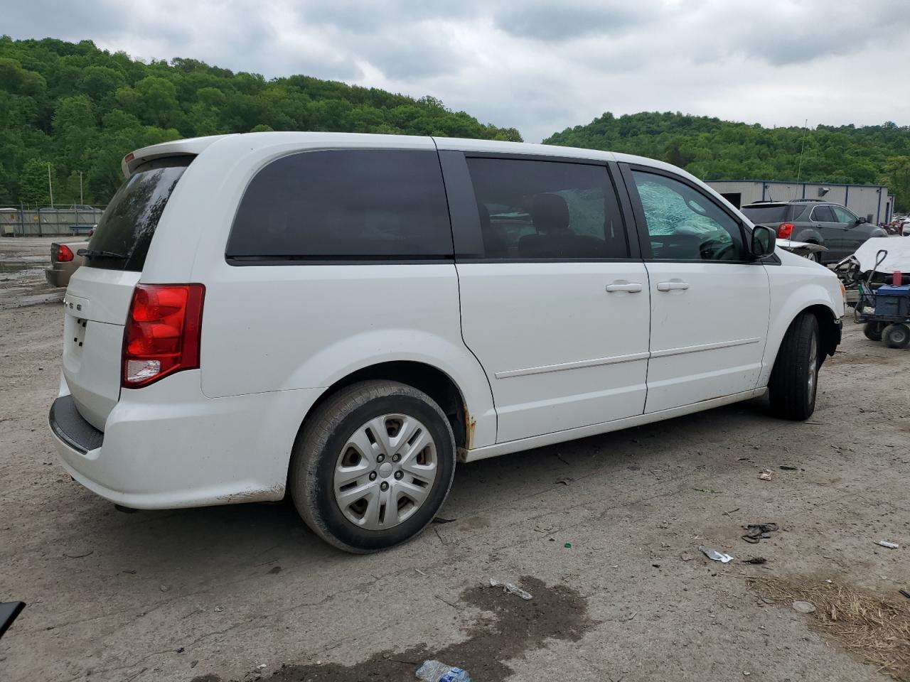 2C4RDGBG7FR668732 2015 Dodge Grand Caravan Se