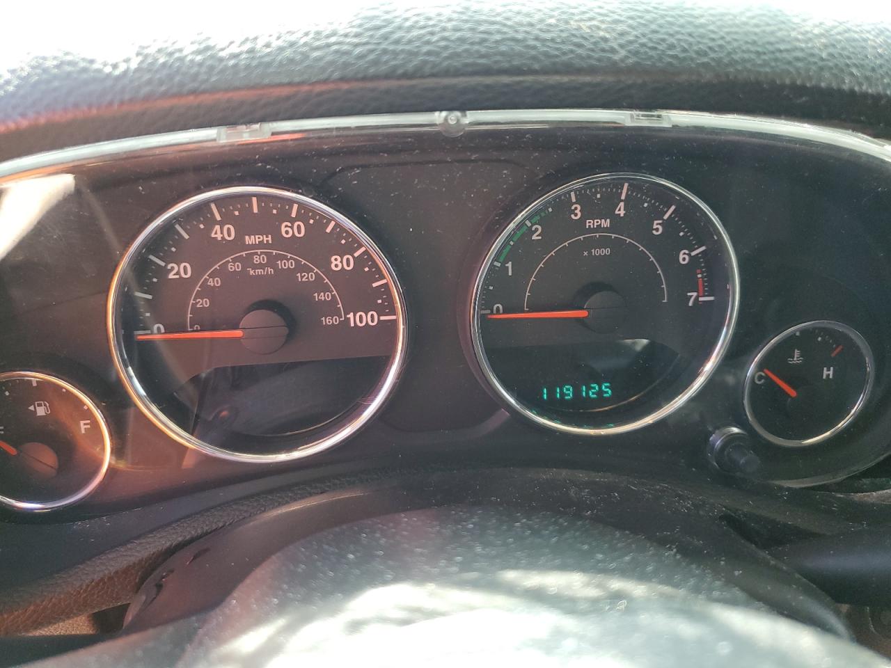 1C4HJWEG3DL696706 2013 Jeep Wrangler Unlimited Sahara