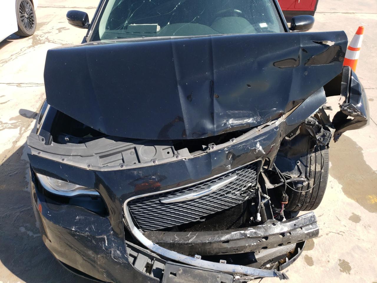 2C3CCAAG5JH121257 2018 Chrysler 300 Touring