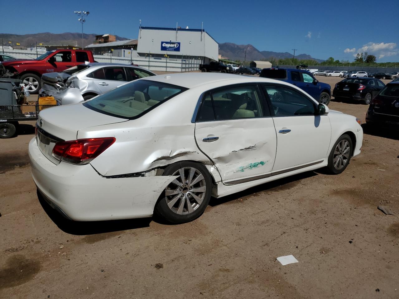 4T1BK3DB8BU424422 2011 Toyota Avalon Base