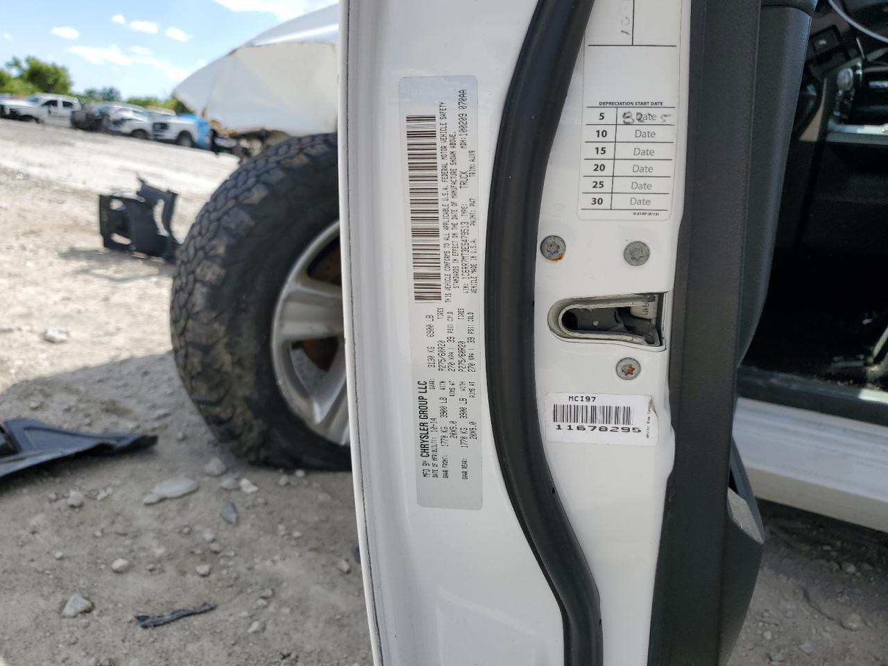 1C6RR7MT3ES479513 2014 Ram 1500 Sport