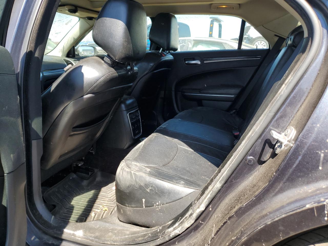 2C3CCAKG5GH282733 2016 Chrysler 300C