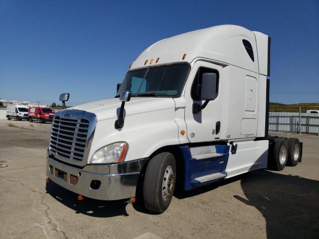 Lot #2505796363 2014 FREIGHTLINER CASCADIA 1 salvage car