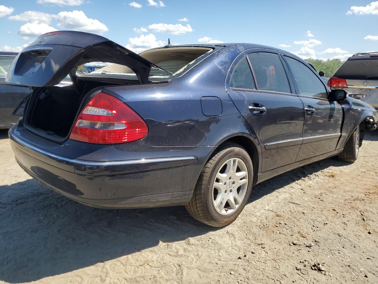 WDBUF65J35A630857 2005 Mercedes-Benz E 320