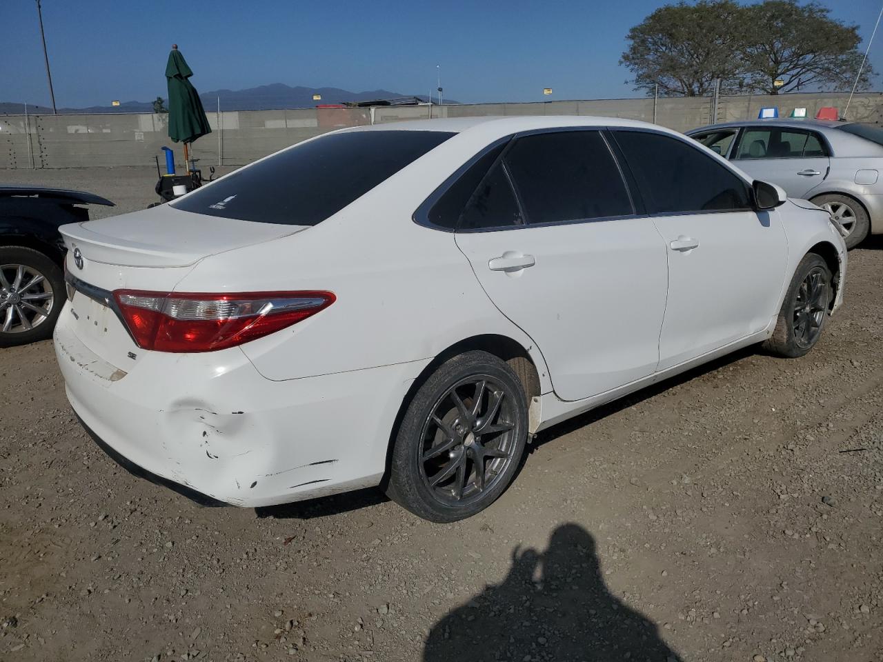 Lot #2569918283 2016 TOYOTA CAMRY LE