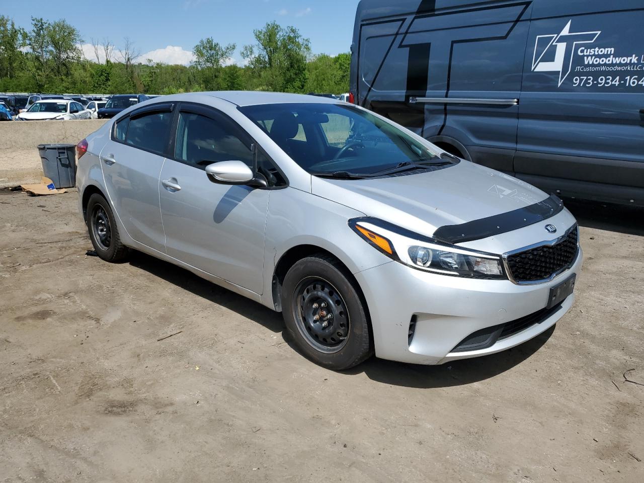 2017 Kia Forte Lx vin: 3KPFK4A79HE112158