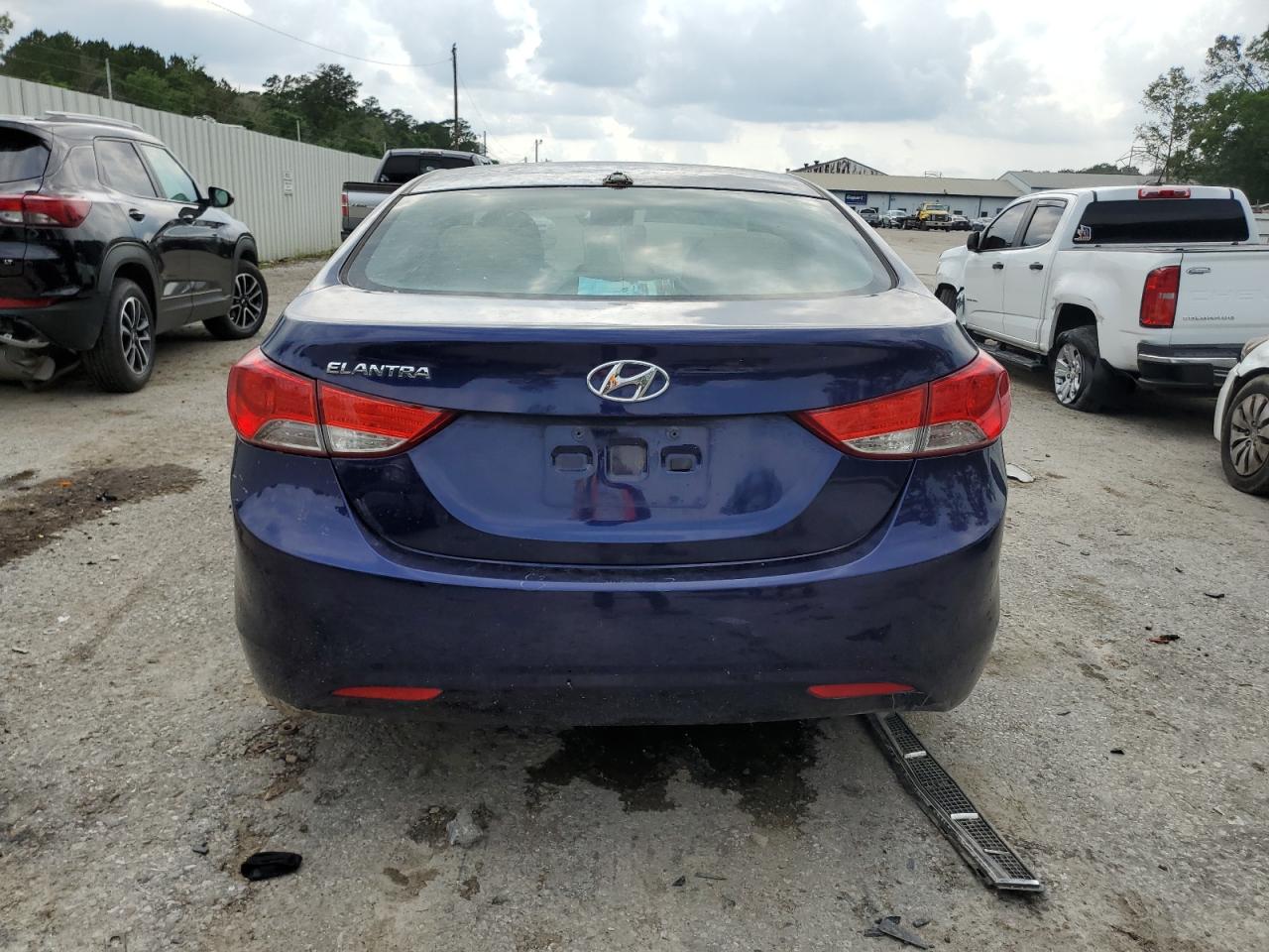 5NPDH4AE5DH318023 2013 Hyundai Elantra Gls