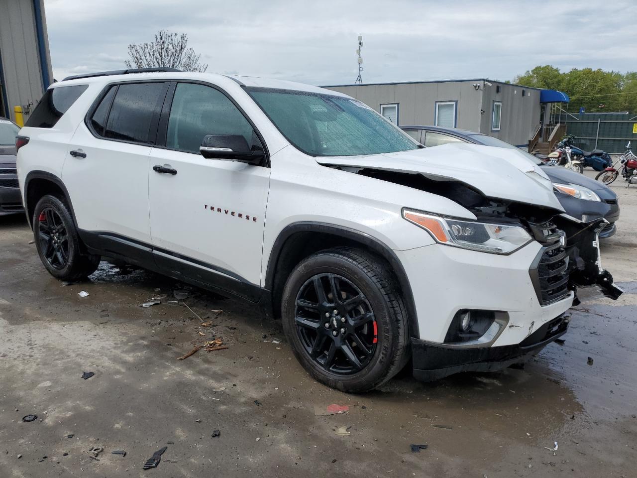 1GNEVKKW5KJ284251 2019 Chevrolet Traverse Premier