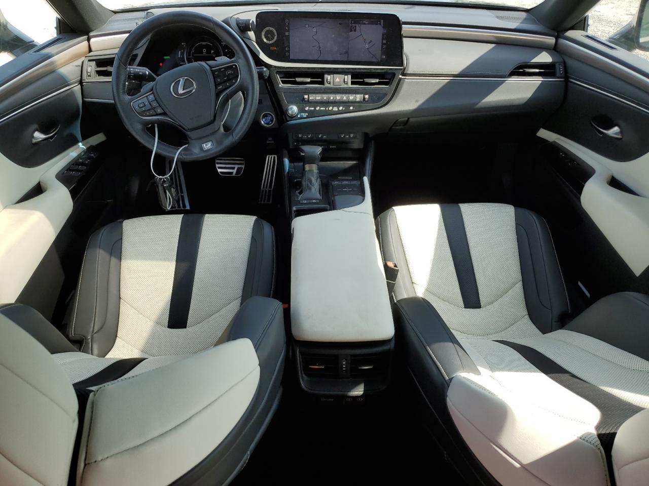 58AGA1C17NU015699 2022 Lexus Es 300H Base