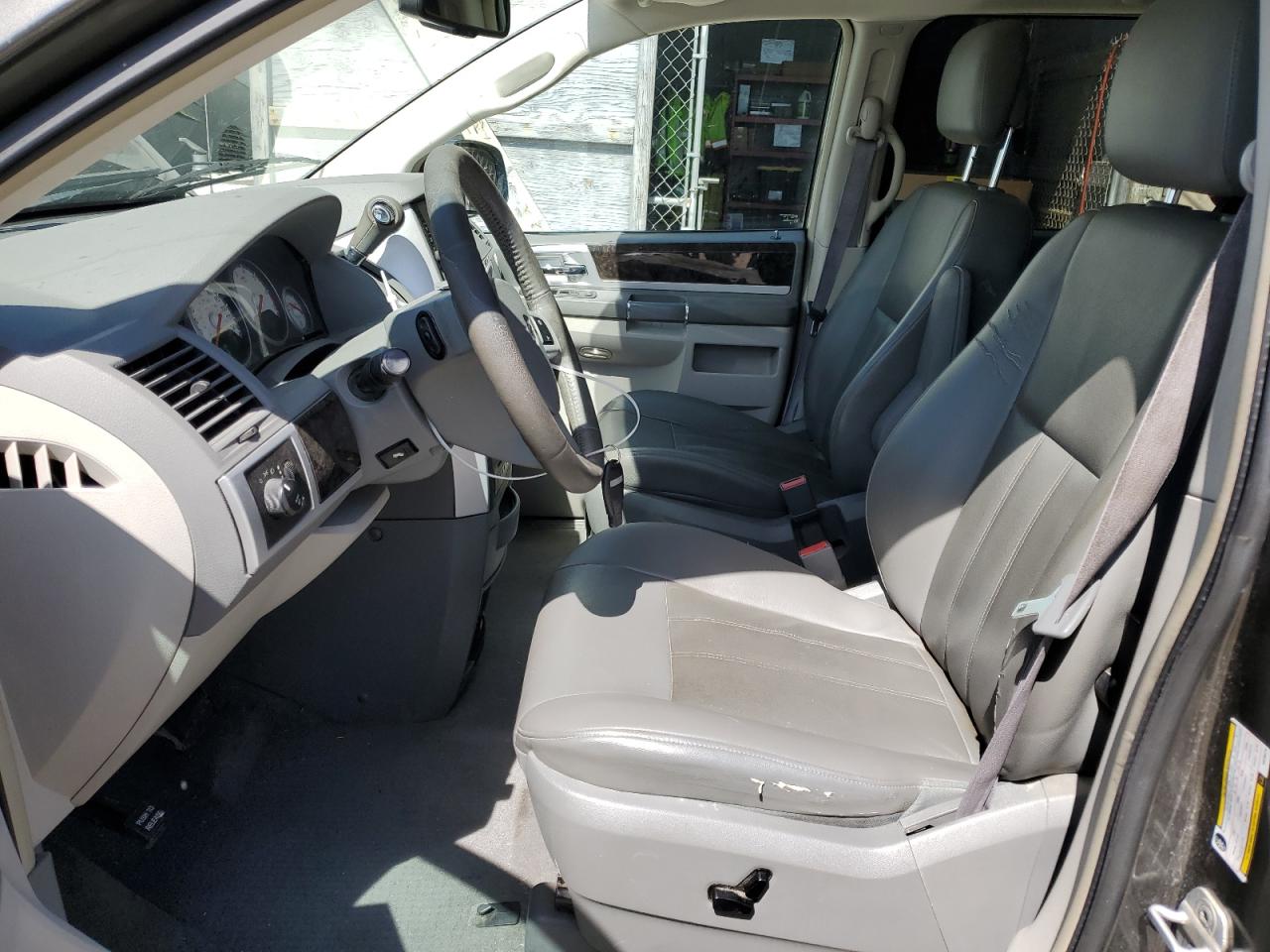 2D4RN5DX9AR290276 2010 Dodge Grand Caravan Sxt