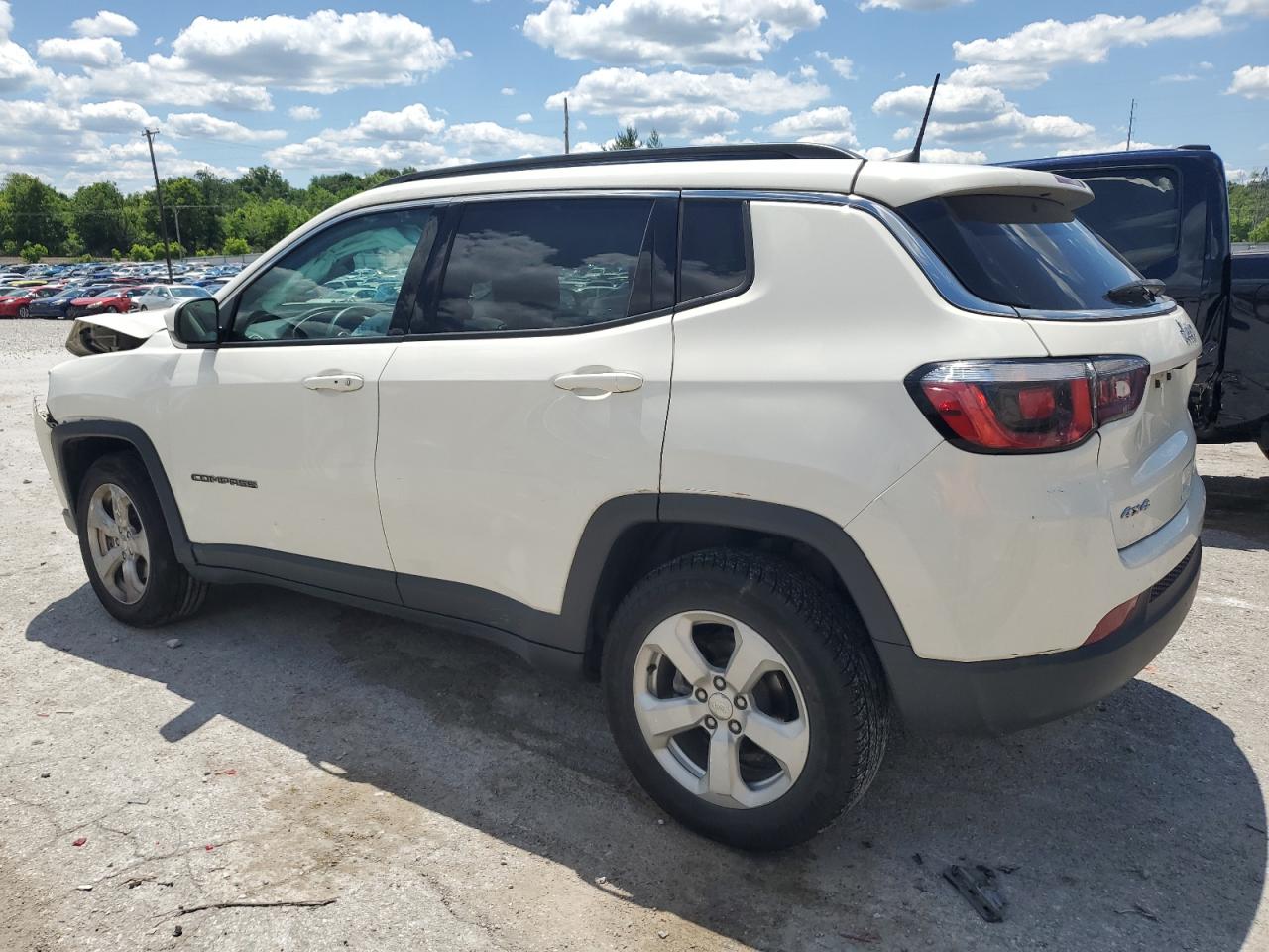 2018 Jeep Compass Latitude vin: 3C4NJDBB6JT480932