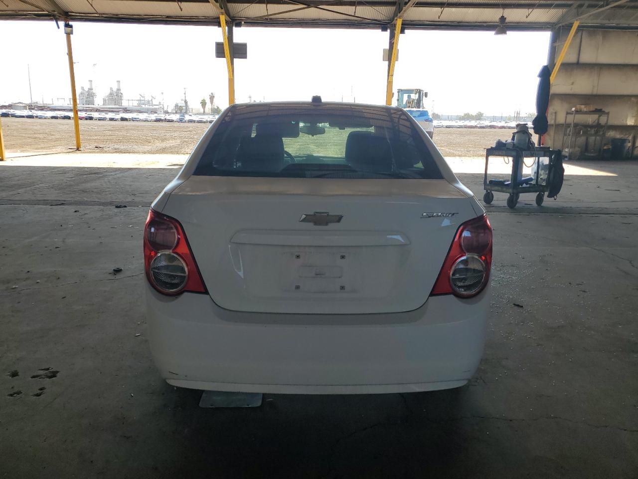 1G1JA5SH8F4215556 2015 Chevrolet Sonic Ls