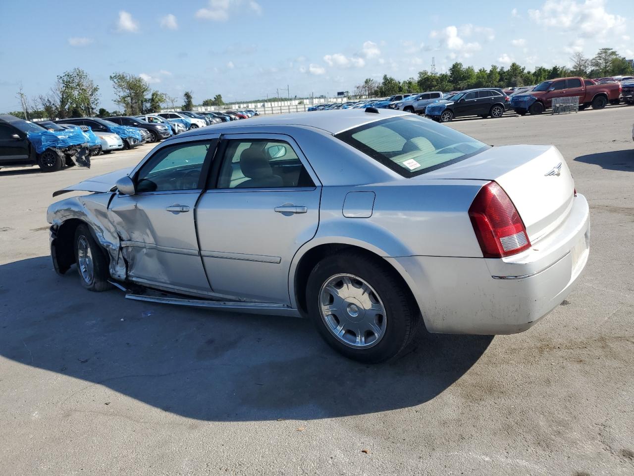 2C3JA53G75H633433 2005 Chrysler 300 Touring