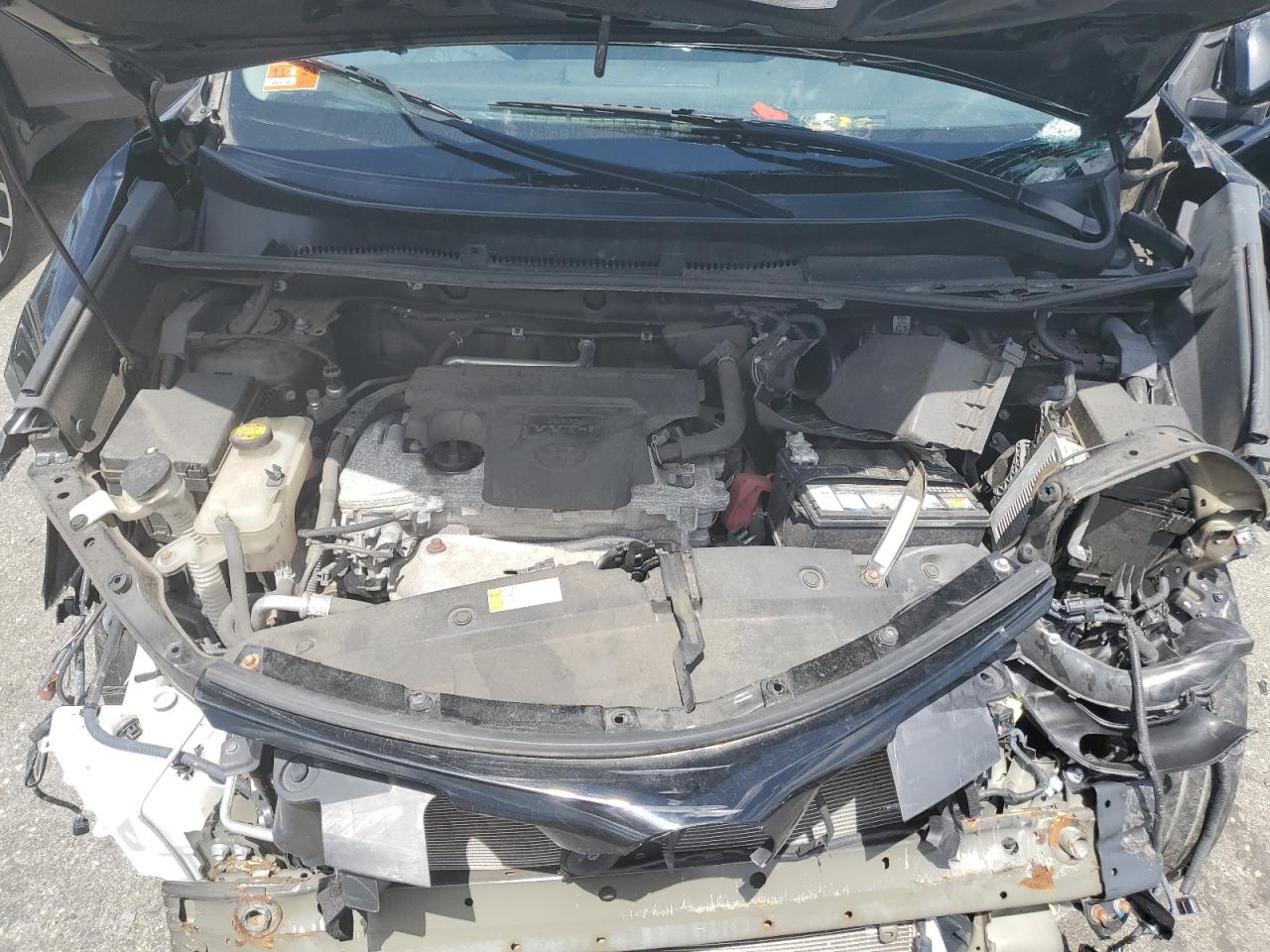 2T3BFREV4HW692352 2017 Toyota Rav4 Le