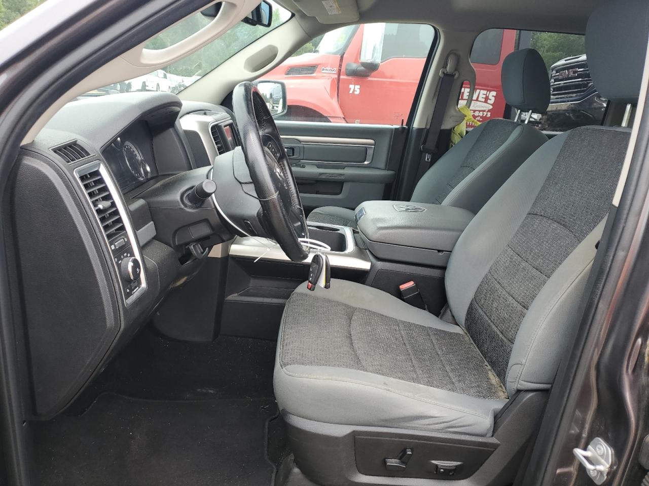 1C6RR7LT5KS646578 2019 Ram 1500 Classic Slt