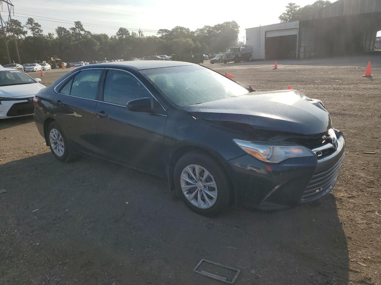 4T4BF1FK2GR562945 2016 Toyota Camry Le