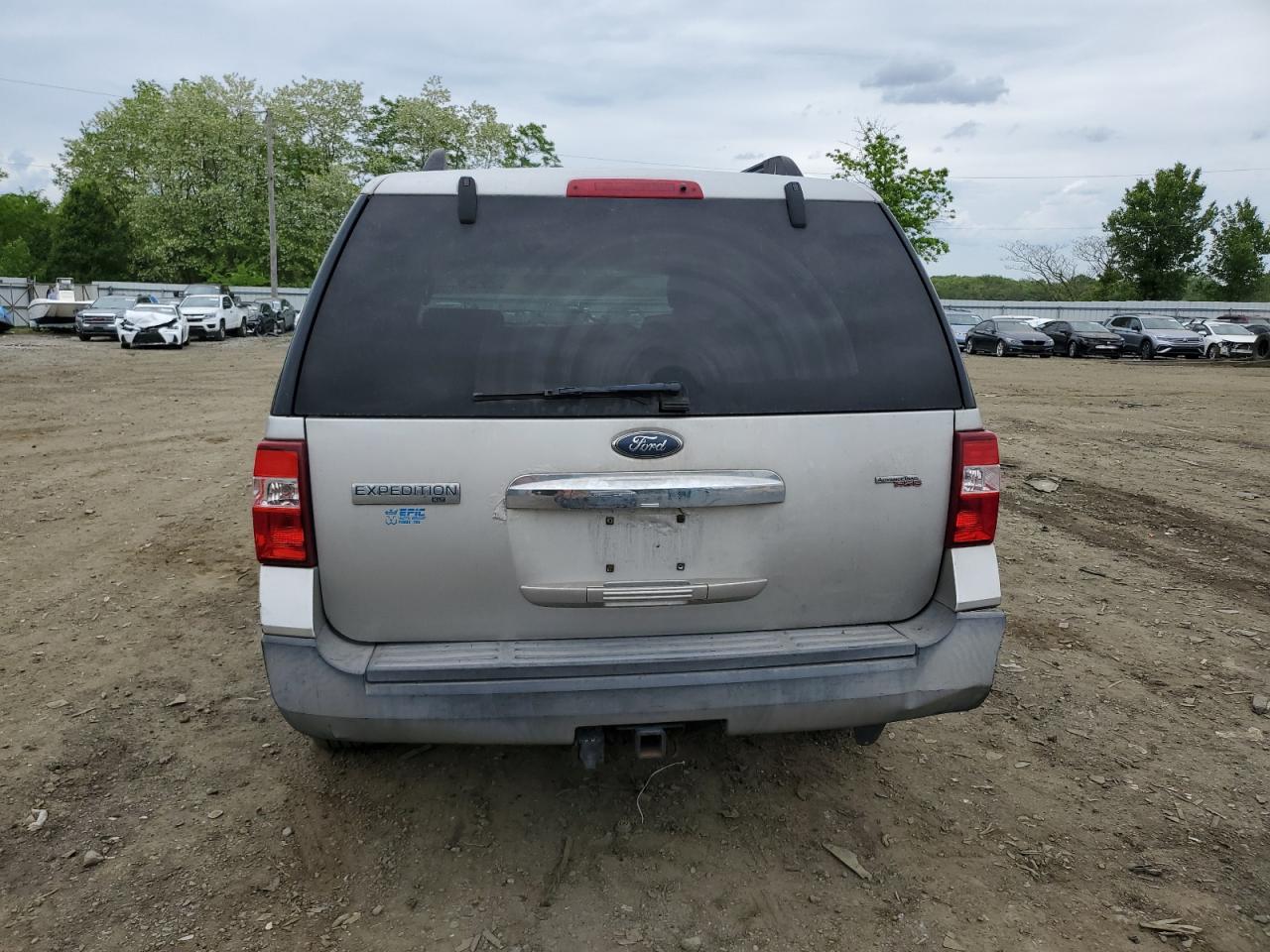 1FMFU165X7LA71976 2007 Ford Expedition Xlt